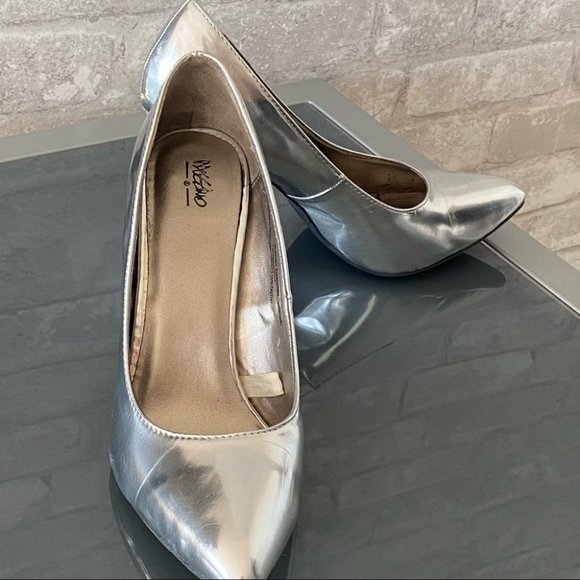 SOLD | Mossimo Elegant Metallic Heels EUC - Picture 8 of 12